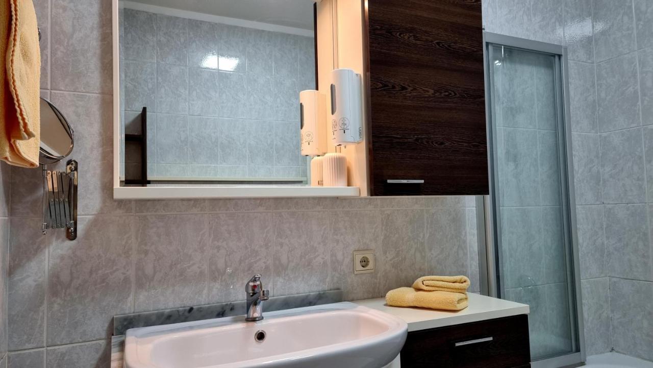 Boutique Appartamento Bacchus Marlengo Luaran gambar